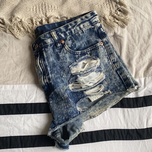 Forever 21 Acid Wash Denim Shorts - Picture 1 of 4
